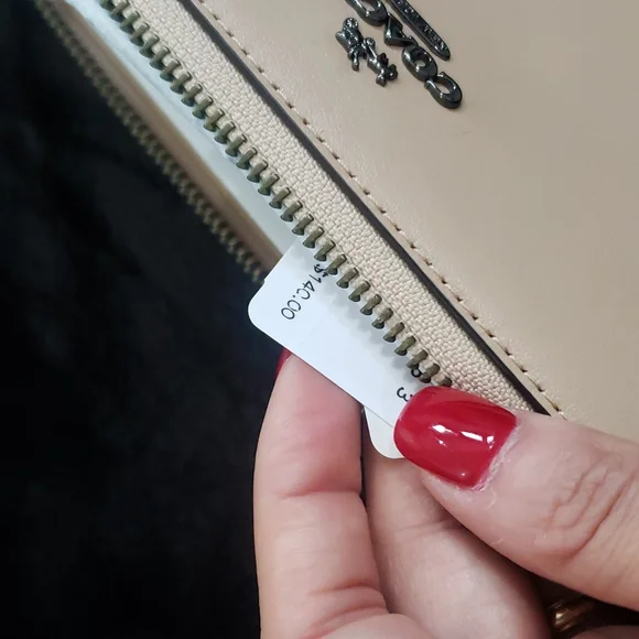 NEW Coach Wallet - Picture 5 of 7